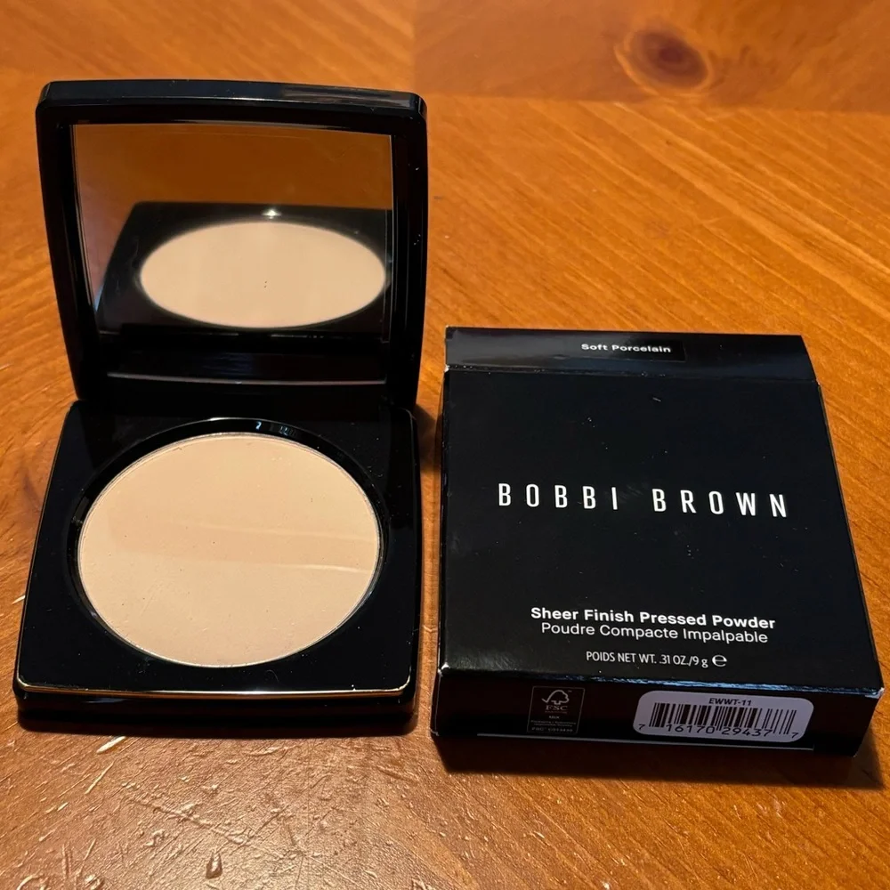 Bobbi Brown Sheer Finish Pressed Powder Soft Porcelain